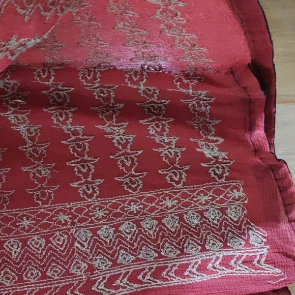 Embroidered dupatta - Picture 5 of 5